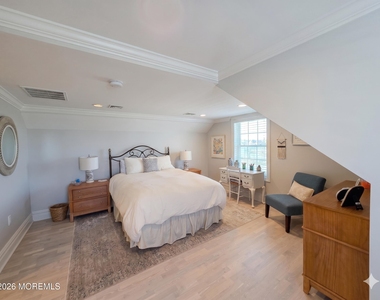 1825 Boat Point Drive - Photo Thumbnail 12