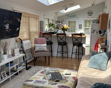 515 West Street - Photo Thumbnail 2