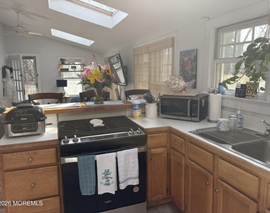 515 West Street - Photo Thumbnail 6