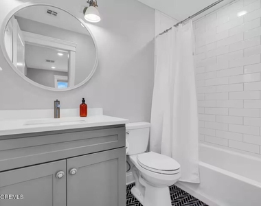 13 5th Avenue - Photo Thumbnail 16