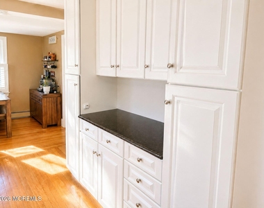 17 Walnut Place - Photo Thumbnail 10