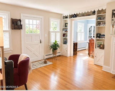 17 Walnut Place - Photo Thumbnail 3