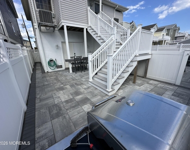 17 7th Avenue - Photo Thumbnail 2