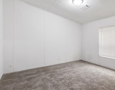 301 Elm Lane - Photo Thumbnail 31