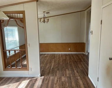 301 Elm Lane - Photo Thumbnail 2