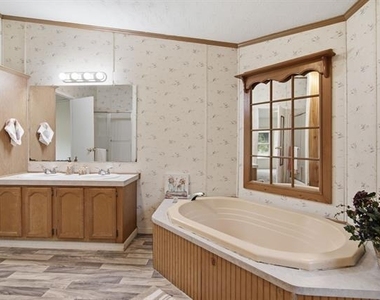 301 Elm Lane - Photo Thumbnail 24