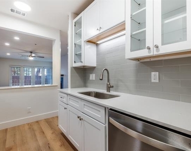 4501 Druid Lane - Photo Thumbnail 13