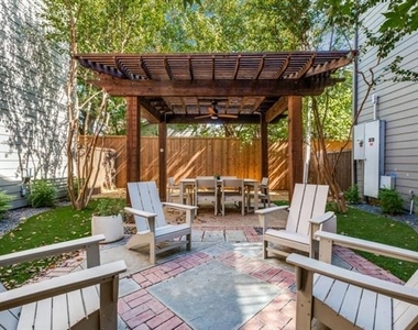 4501 Druid Lane - Photo Thumbnail 2