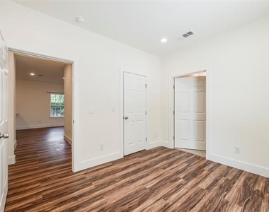 3523 Herrling Street - Photo Thumbnail 10