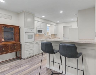 405 Torrey Street - Photo Thumbnail 5