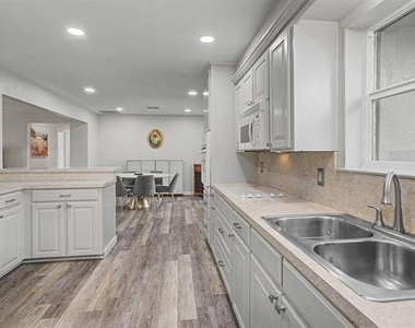 405 Torrey Street - Photo Thumbnail 6