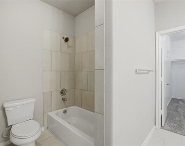 514 E Hazelwood Street - Photo Thumbnail 19