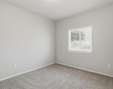 514 E Hazelwood Street - Photo Thumbnail 14
