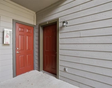 514 E Hazelwood Street - Photo Thumbnail 23