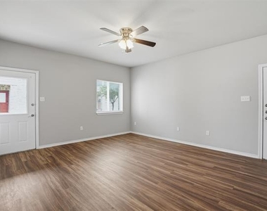 514 E Hazelwood Street - Photo Thumbnail 24