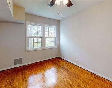 224 W Hull Street - Photo Thumbnail 11