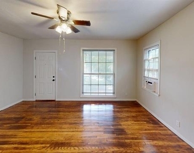 224 W Hull Street - Photo Thumbnail 6