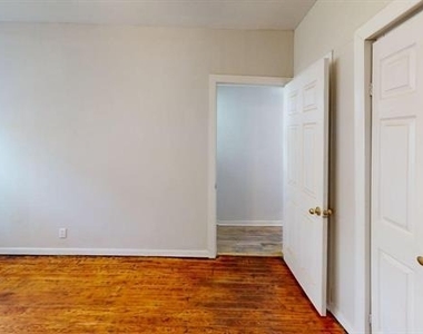 224 W Hull Street - Photo Thumbnail 12