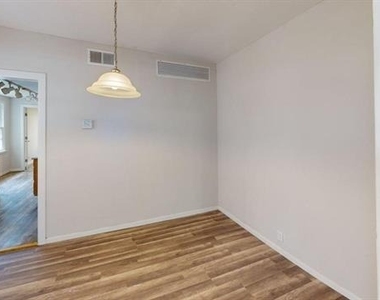 224 W Hull Street - Photo Thumbnail 9
