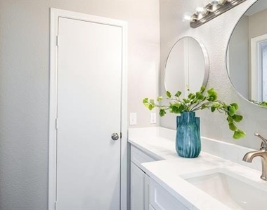 2416 Kimberly Lane - Photo Thumbnail 4