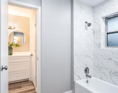 2416 Kimberly Lane - Photo Thumbnail 5