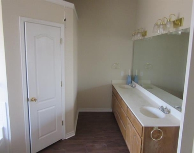5280 Western Plains Avenue - Photo Thumbnail 6