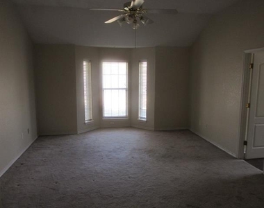 5280 Western Plains Avenue - Photo Thumbnail 4