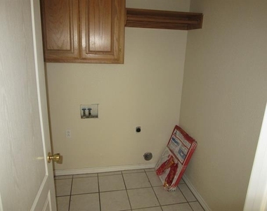 5280 Western Plains Avenue - Photo Thumbnail 12