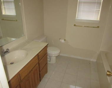 5280 Western Plains Avenue - Photo Thumbnail 10