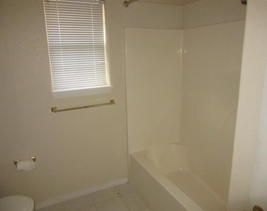 5280 Western Plains Avenue - Photo Thumbnail 11