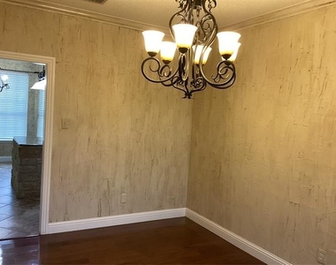 7774 Park Downs Drive - Photo Thumbnail 10