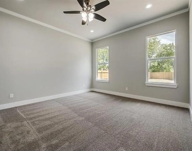 8728 Dunlap Drive - Photo Thumbnail 7