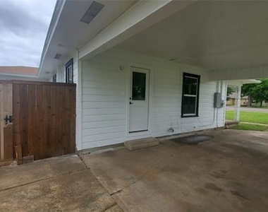1237 S Waco Street - Photo Thumbnail 14