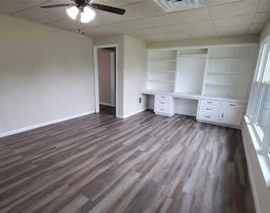 1237 S Waco Street - Photo Thumbnail 11