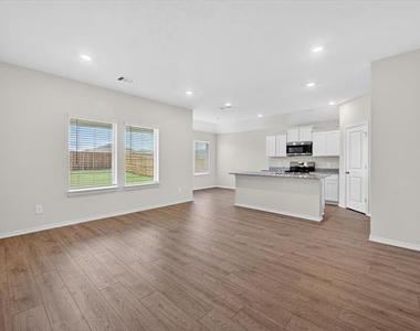 3918 Applewood Trail - Photo Thumbnail 1