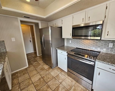 601 Harvest Hill Street - Photo Thumbnail 9