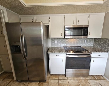 601 Harvest Hill Street - Photo Thumbnail 7