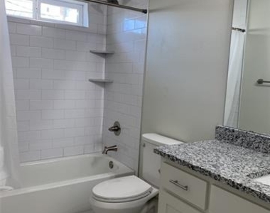3240 Sandage Avenue - Photo Thumbnail 13