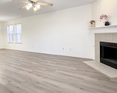 10208 Coolidge Drive - Photo Thumbnail 3