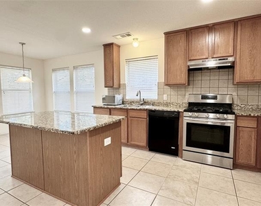 10208 Coolidge Drive - Photo Thumbnail 7