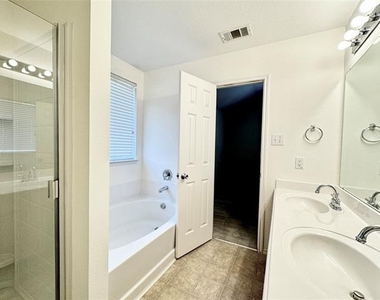 10208 Coolidge Drive - Photo Thumbnail 14