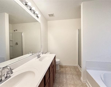 10208 Coolidge Drive - Photo Thumbnail 13