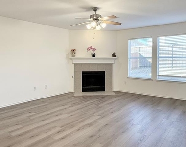 10208 Coolidge Drive - Photo Thumbnail 5