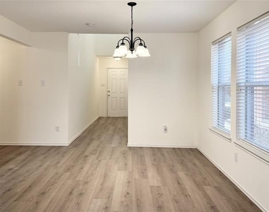 10208 Coolidge Drive - Photo Thumbnail 6