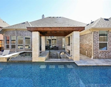 13732 Eleanor Avenue - Photo Thumbnail 2