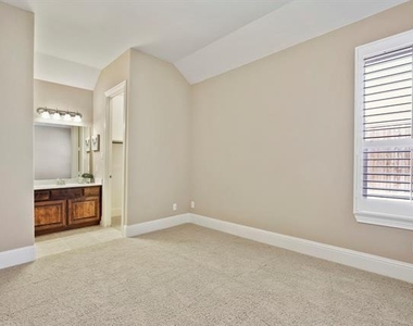 13732 Eleanor Avenue - Photo Thumbnail 31
