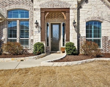 13732 Eleanor Avenue - Photo Thumbnail 5