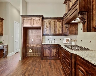 13732 Eleanor Avenue - Photo Thumbnail 17