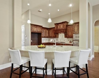 13732 Eleanor Avenue - Photo Thumbnail 16