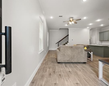 2360 Spring Park Boulevard - Photo Thumbnail 6